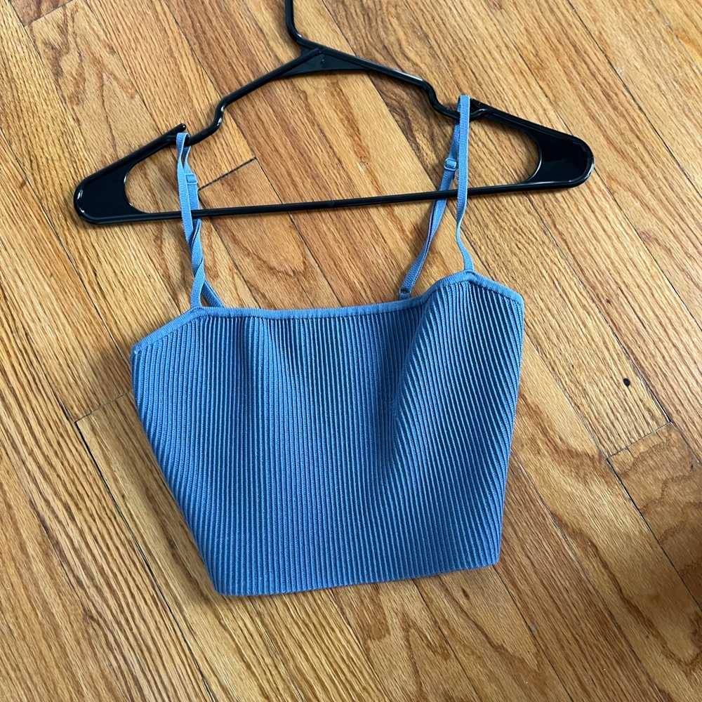 Aritzia babaton tank top blue! Size small. Babaton ribbed tank!